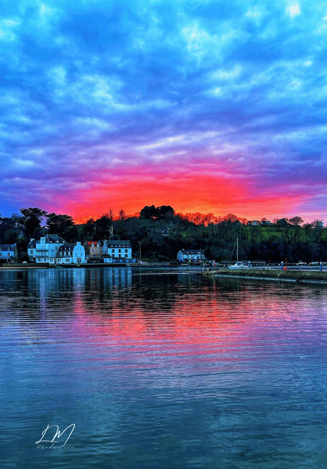 Paysage breton au coucher du soleil photographié par LM Production, photographe et vidéaste brest